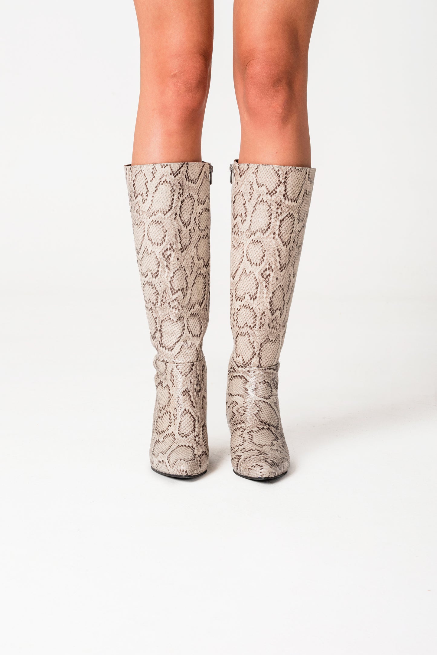 Bellatrix L 100% White Snakeskin Boots